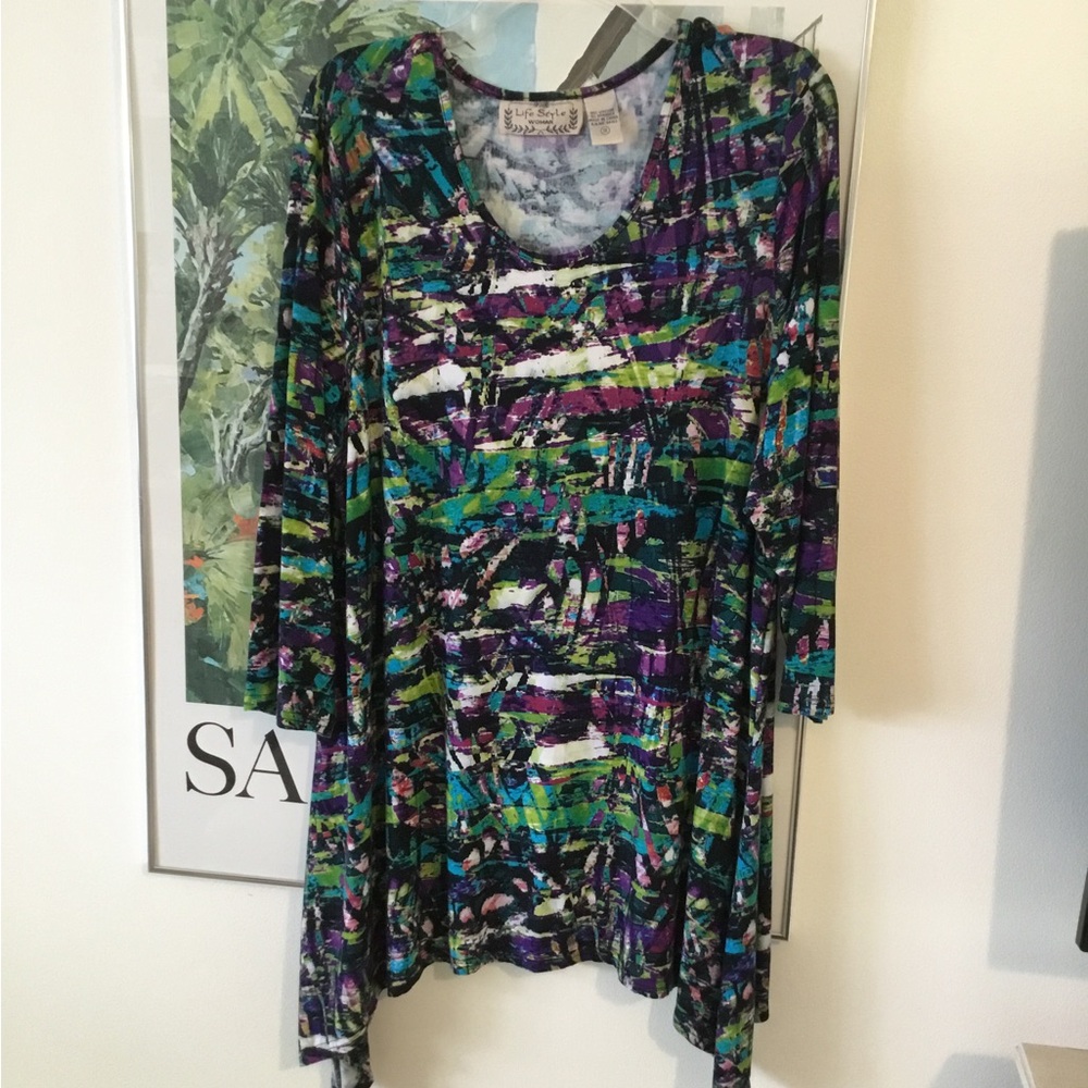 LIFE STYLE 1X tunic top long. 3/4 sleeve. Vibrant colors.stretchy relaxed compfy